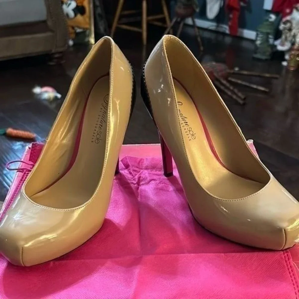 ShoeDazzle High‎ Heels Womens Size 6.5 Beige/Black